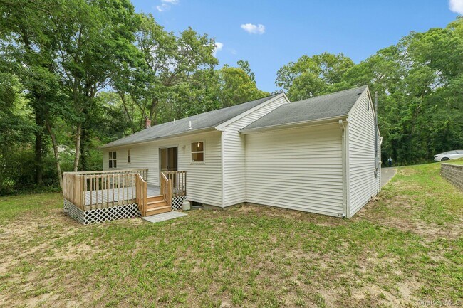 Building Photo - 22 Red Maple Rd