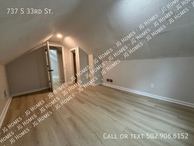 Building Photo - 737 S 33rd St