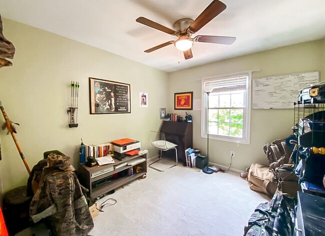 Building Photo - Beautiful 3 Bedroom 2.5 Bathroom Brick Fro...