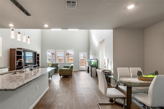 Building Photo - 110 Rainmaker Cv