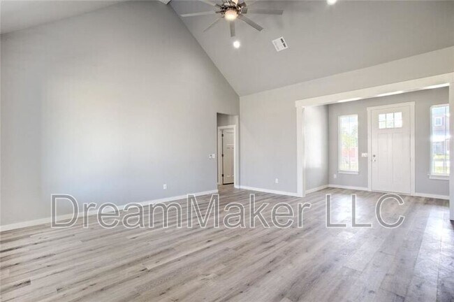 Building Photo - 3117 SE 35th St