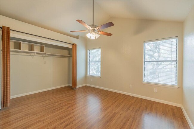 Building Photo - 1411 Gracy Farms Ln