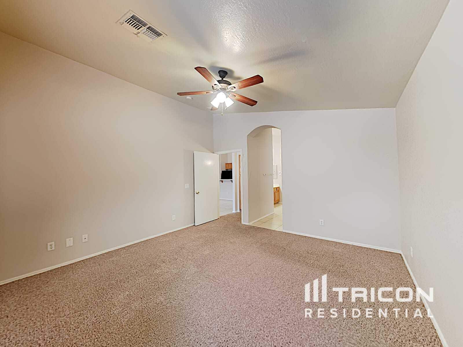 Building Photo - 7928 W Gibson Ln