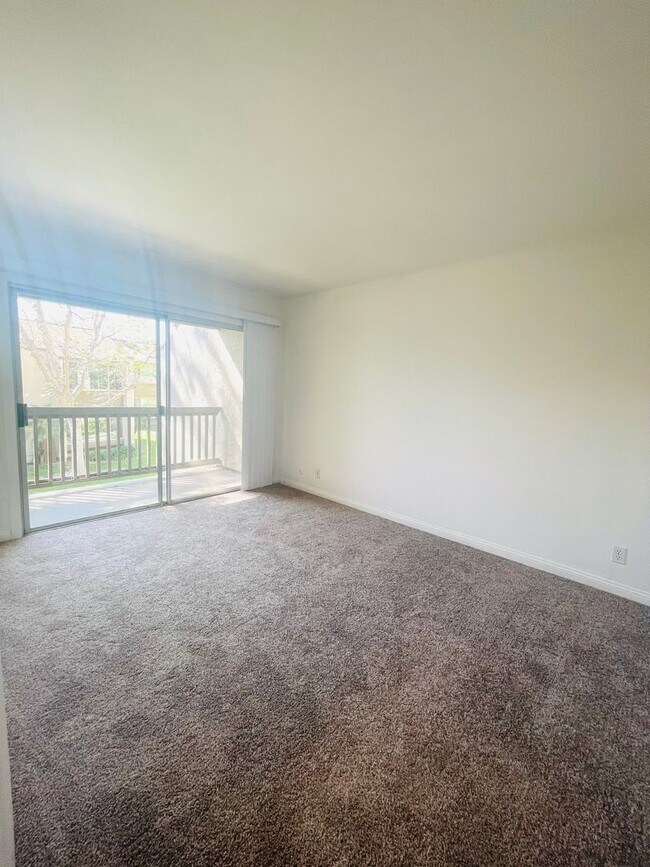 Building Photo - Todd Ranch Condo Welcome to the Todd Ranch Condo, 3-bedroom, 2-bathroom home located in the vibra...