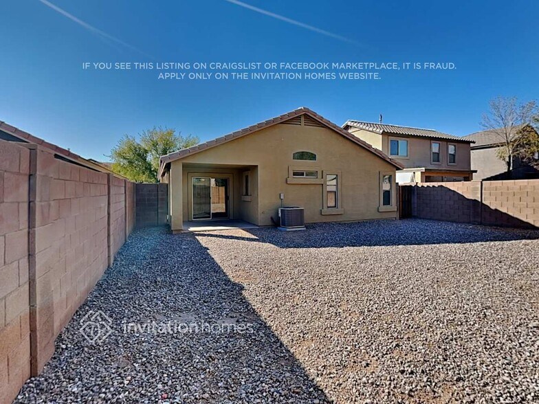 Building Photo - 1088 E Palomino Way