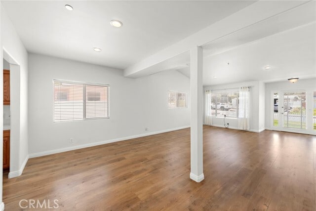 Building Photo - 118 W Avenida Santiago