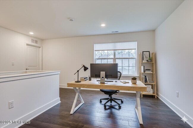 Building Photo - 2206 Pilot St