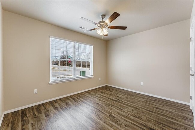 Building Photo - 1008 Vista St