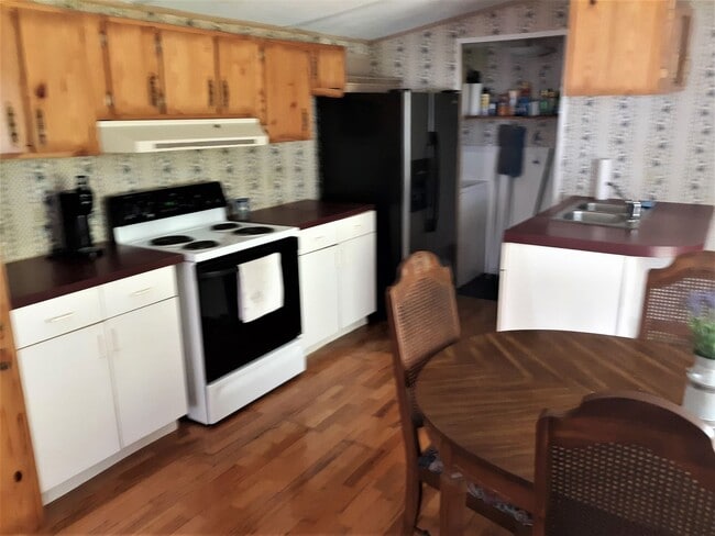 Building Photo - Get it while it's here!