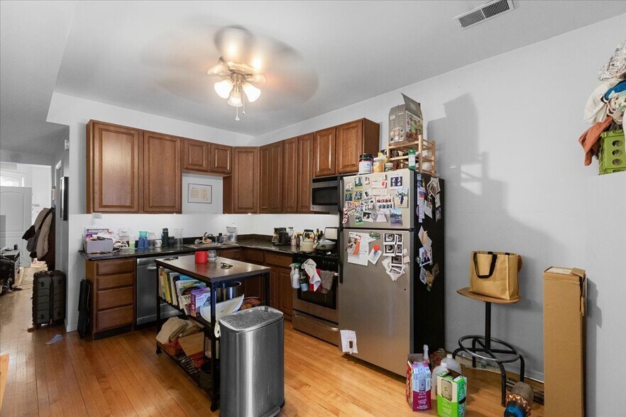 Primary Photo - 3121 N Kimball Ave