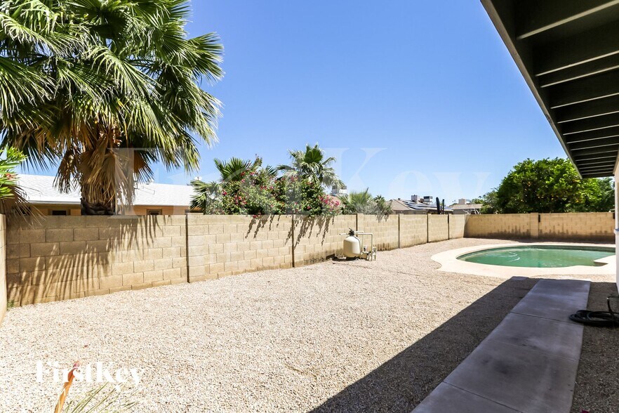 Building Photo - 4808 W El Caminito Dr