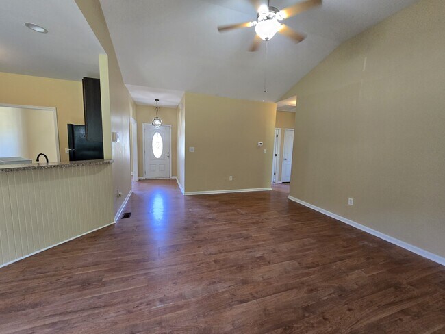 Building Photo - 1421 Tawny Vw Ln