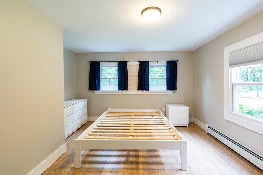 Bedroom ft walk in closet - 629 Storrs Rd