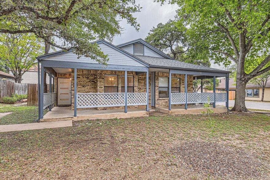 Building Photo - Room in Condo on Beauregard Cir