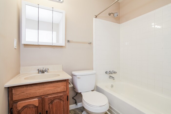 Building Photo - 12085 Spalding Dr
