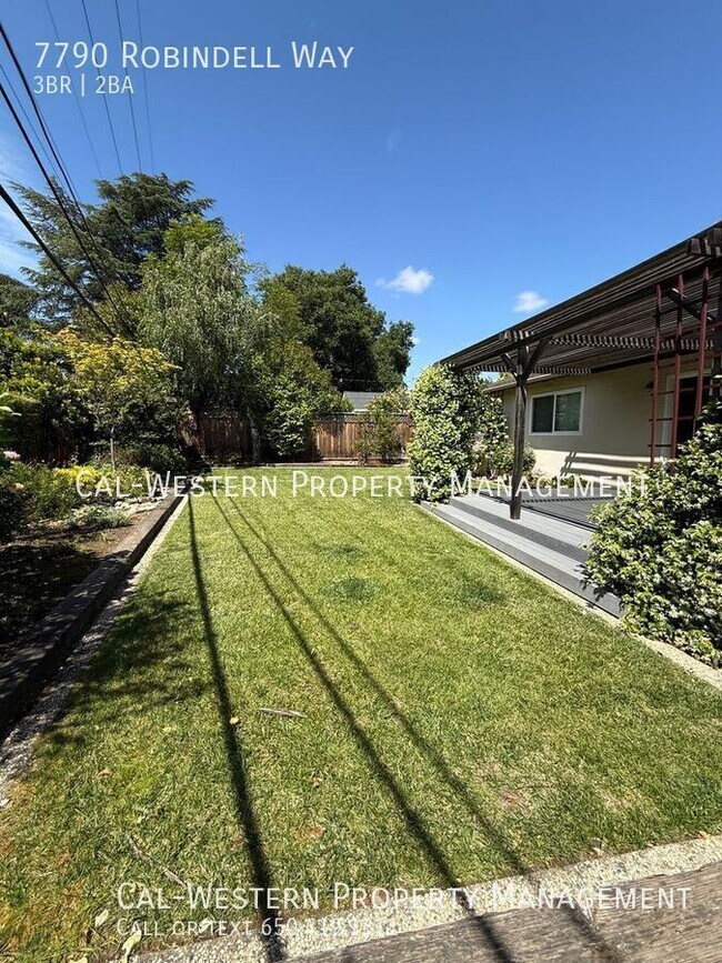 Building Photo - 7790 Robindell Way