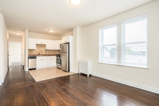 Building Photo - 86 Charles St