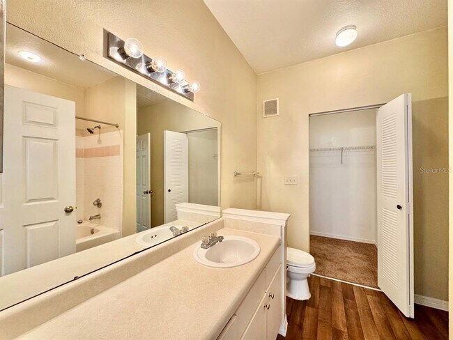 Building Photo - 10440 White Lake Ct