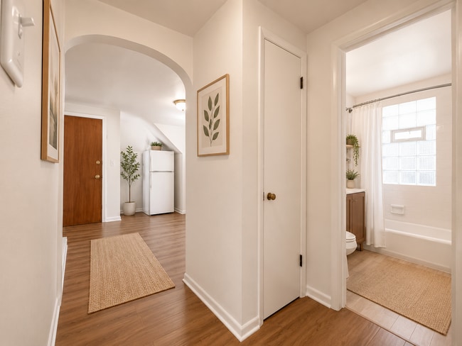 Building Photo - 1509 S 52nd St