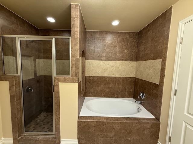 Building Photo - 303 Ladera Dr