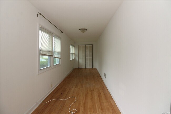 Building Photo - 280 Islip Blvd