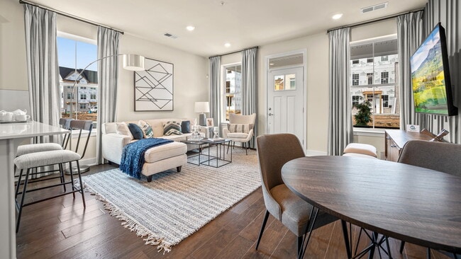 Building Photo - 921 Anvil Ct