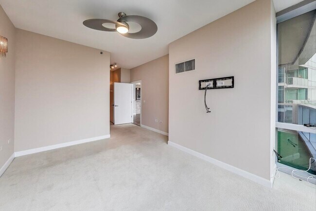 Building Photo - 1211 S Prairie Ave
