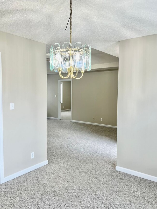 Building Photo - AVAILABLE NOW! 3 Bedroom Home Available of...