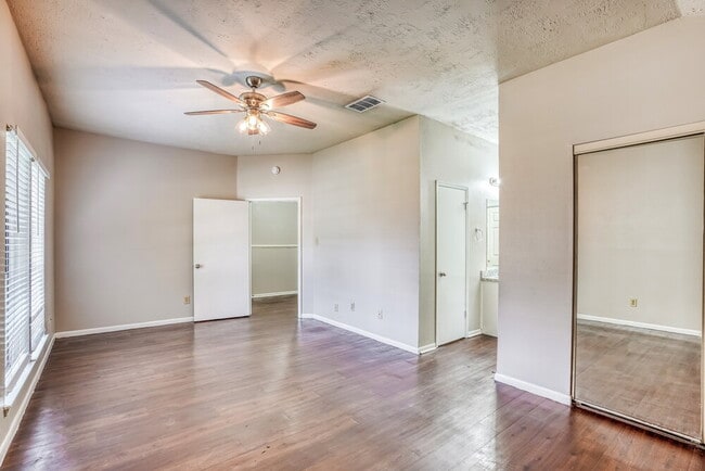 Building Photo - 15022 Mulberry Meadows Dr