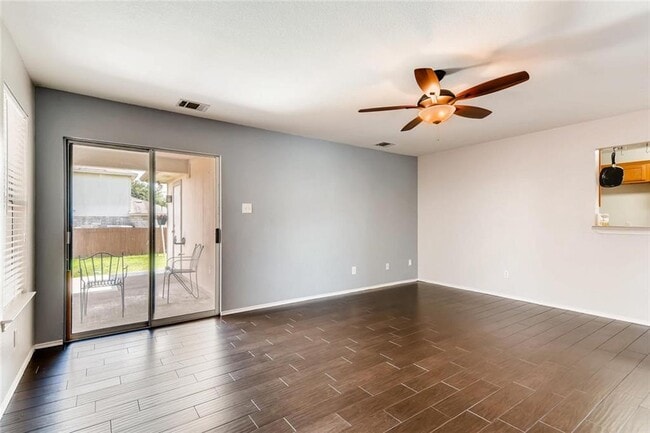 Building Photo - 1025 Stacia's Way