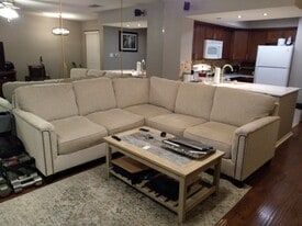 Building Photo - 2311 Balsam Dr