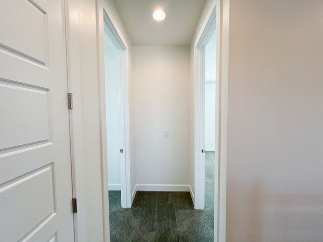 Building Photo - Exquisite Luxury Rental in Prestigious Gated Tule Springs Community