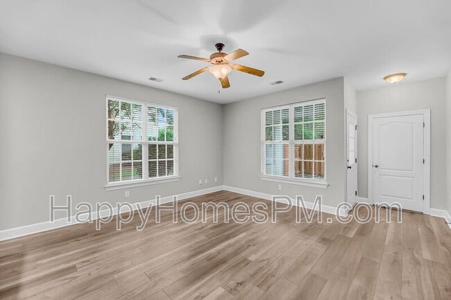 Building Photo - 2932 Sugarberry Ln