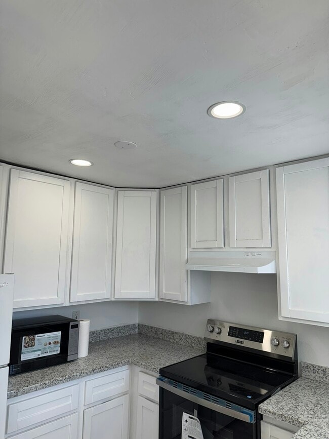 Building Photo - 22 Merrimac Pl