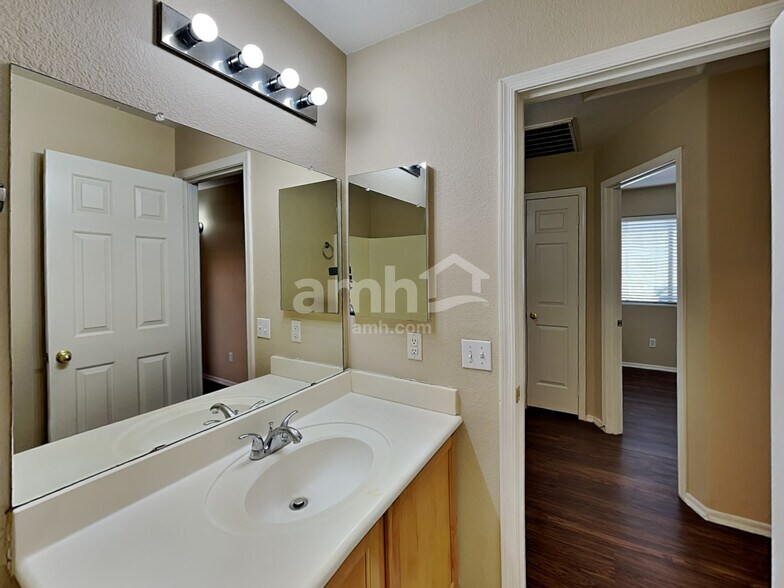 Building Photo - 8649 E Nido Ave