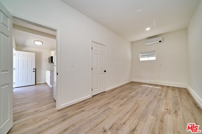 Building Photo - 347 S Highland Ave