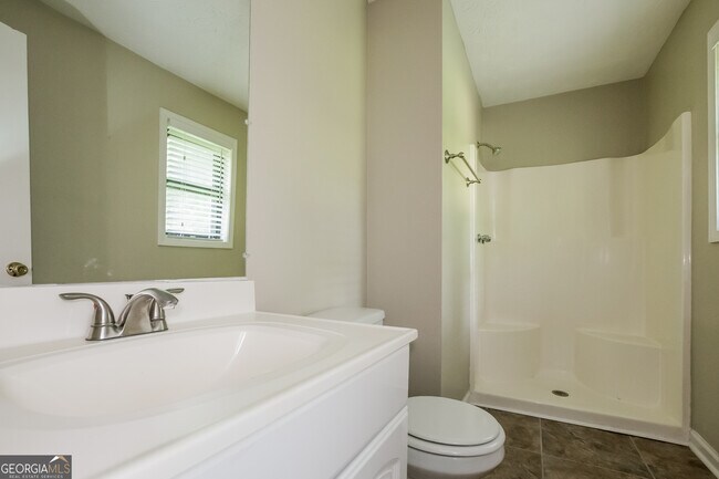 Building Photo - 4554 Cresant Ln