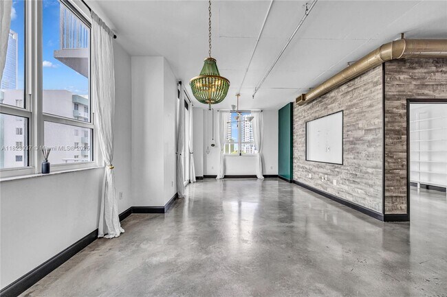 Building Photo - 2275 Biscayne Blvd Blvd