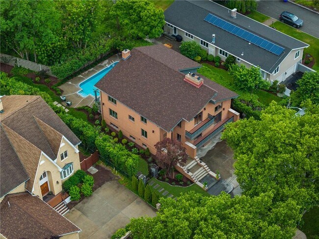 Building Photo - 14 Maxcy Dr
