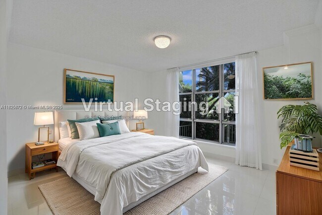 Building Photo - 3500 Mystic Pointe Dr