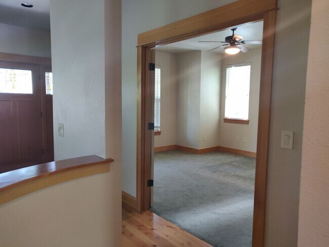 Building Photo - Charming 3x2.5 Modern Craftsman Home in NW...