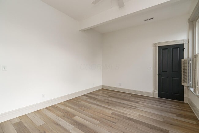 Building Photo - 828 City Park Ave