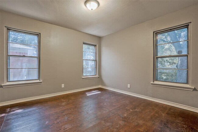 Building Photo - 2726 Crest Ridge Dr