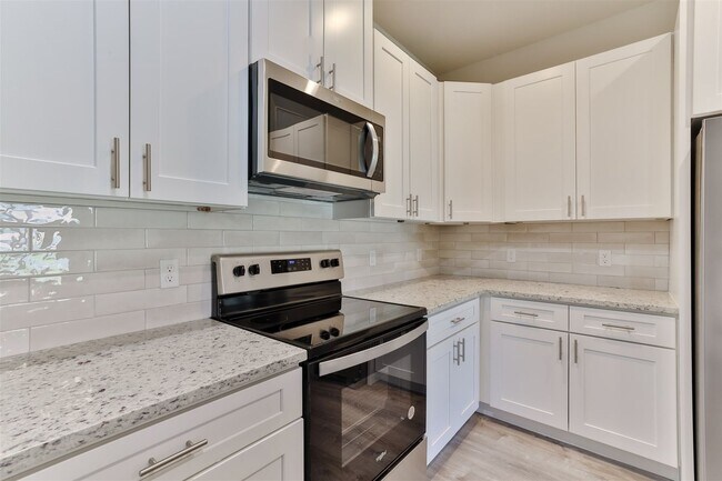 Building Photo - 44 Easterly Pl