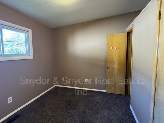 Building Photo - 2350 Newton St