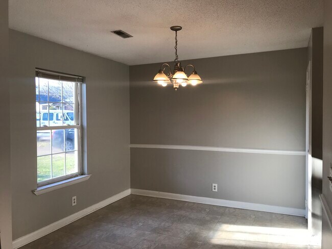 Dining room - 723 Mercer Dr