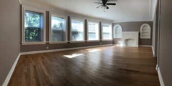 Building Photo - 6441 N Francisco Ave