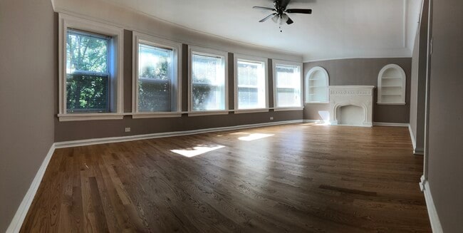 Building Photo - 6441 N Francisco Ave