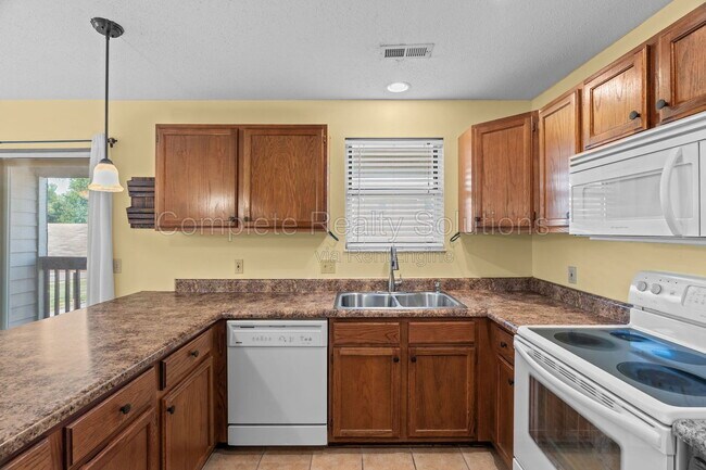 Building Photo - 254 Carmel Woods Dr