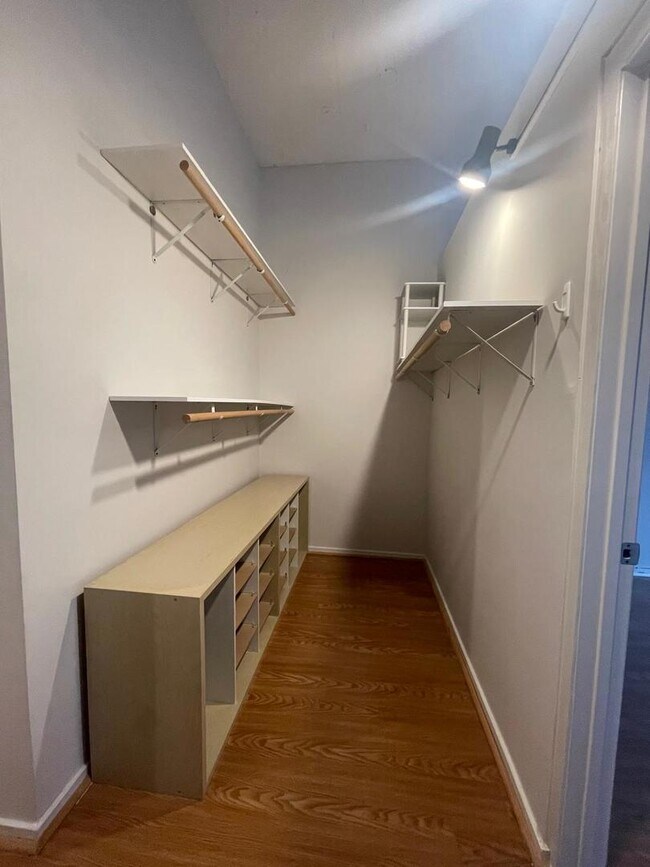 Building Photo - 130 S Canal St